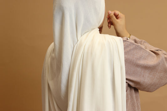 Milk White Amanah Modal Hijab